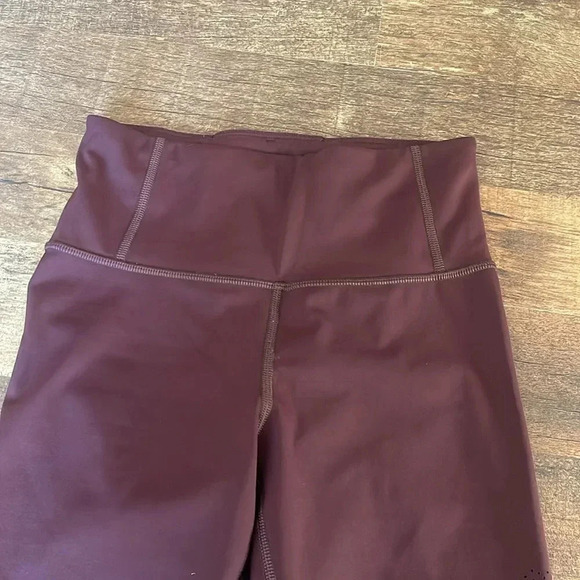 Athleta persistence laser cut 7/8 tight maroon leggings - Picture 5 of 7
